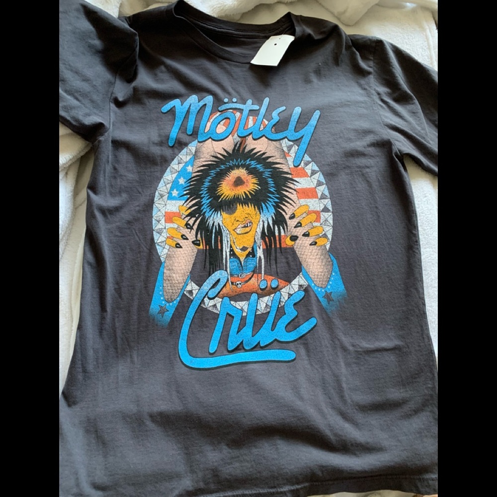 Motley Crüe woman’s gray T-Shirt size small new **host pick**
